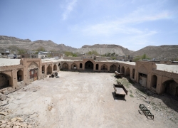 کاروانسرای روستای سُه شاهین شهر کجاست؟