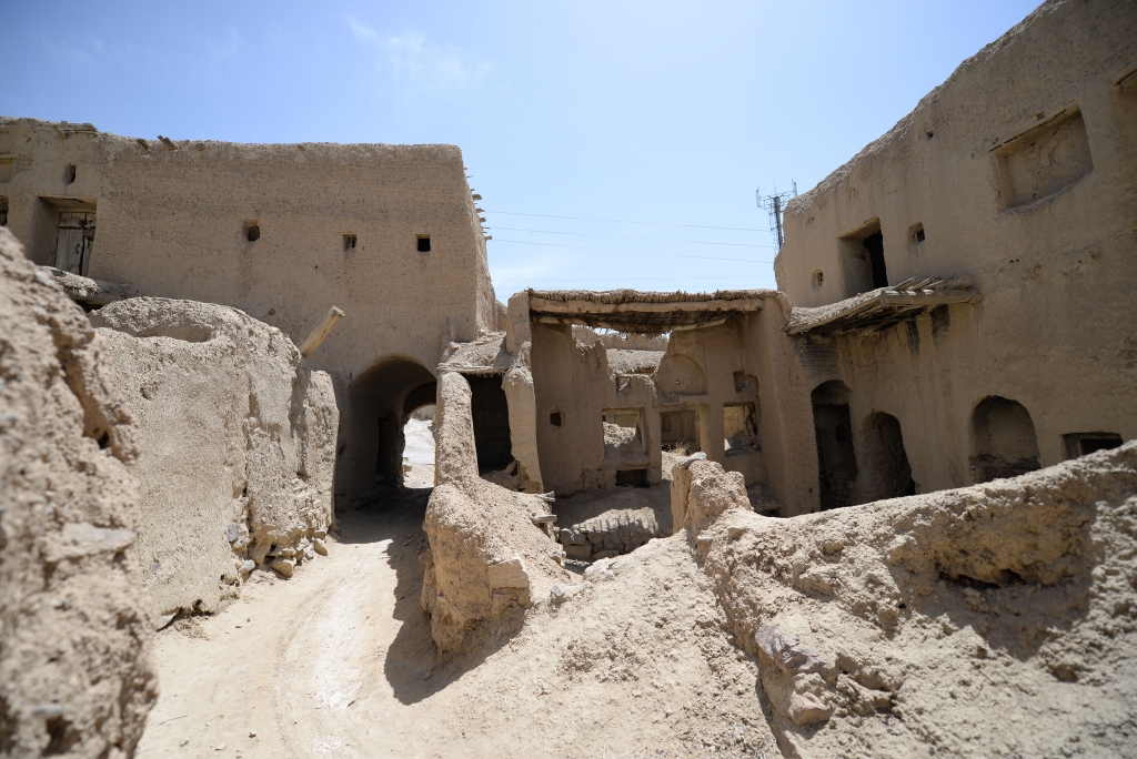 روستای سُه شاهین شهر کجاست؟