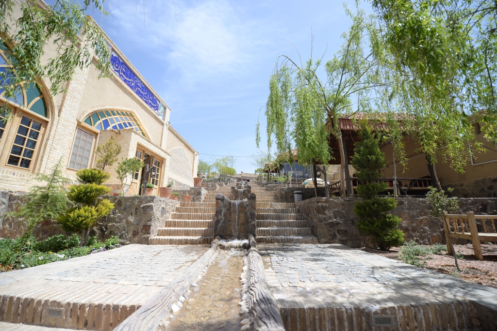 مجموعه گردشگری کوهستان روستای کلهرود شاهین شهر کجاست؟