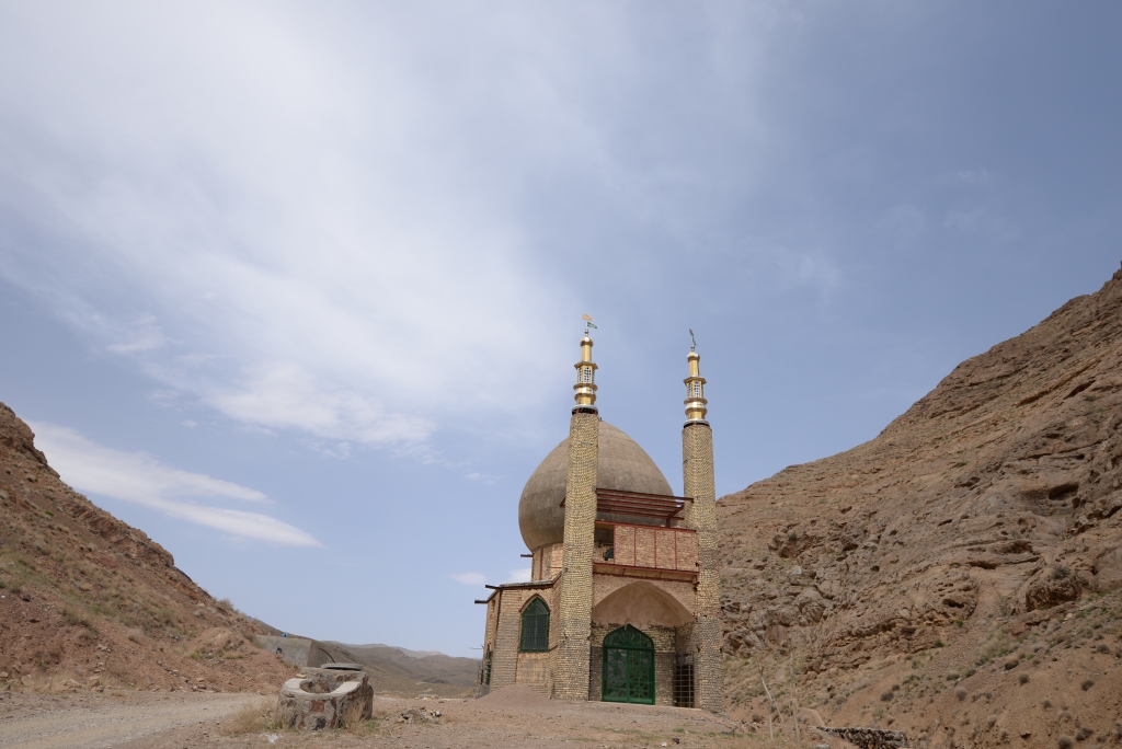 امامزاده سه بزرگوار روستای کلهرود شاهین شهر کجاست؟