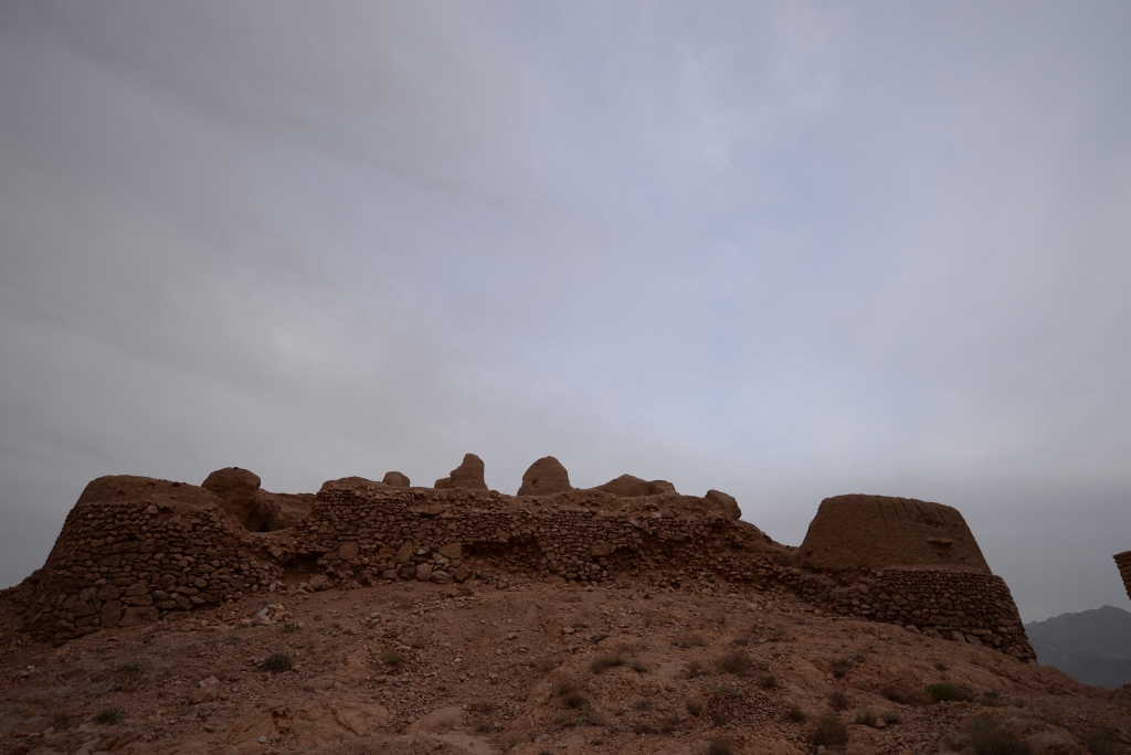 قلعه روستای ایراج خور و بیابانک کجاست؟