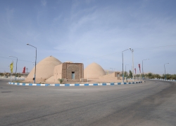 آب انبار تاریخی روستای اردیب خور و بیابانک کجاست؟