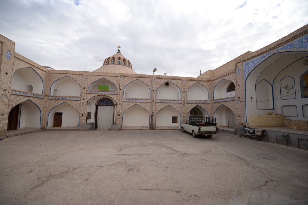 حسینیه چهل دختران نائین کجاست؟