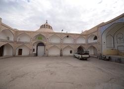 حسینیه چهل دختران نائین کجاست؟