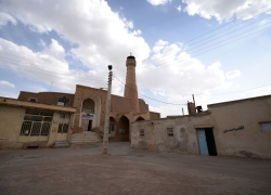 مسجد تاریخی روستای بافران نائین کجاست؟