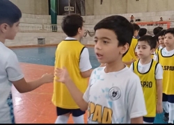 لزوم تعویض کفپوشهای قدیمی سالن ورزشی محله لزوم تعویض کفپوشهای قدیمی سالن ورزشی محله