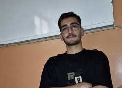 امیرعلی بهرامیان، جوان 16ساله مدرس زبان انگلیسی اهل طاحونه امیرعلی بهرامیان، جوان 16ساله مدرس زبان انگلیسی اهل طاحونه