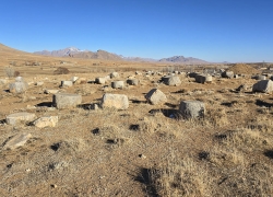 قبرستان تاریخی ارامنه روستای میلاگرد فریدون‌شهر کجاست؟