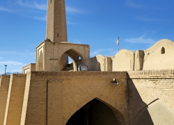 مسجد جامع تاریخی نائین کجاست؟