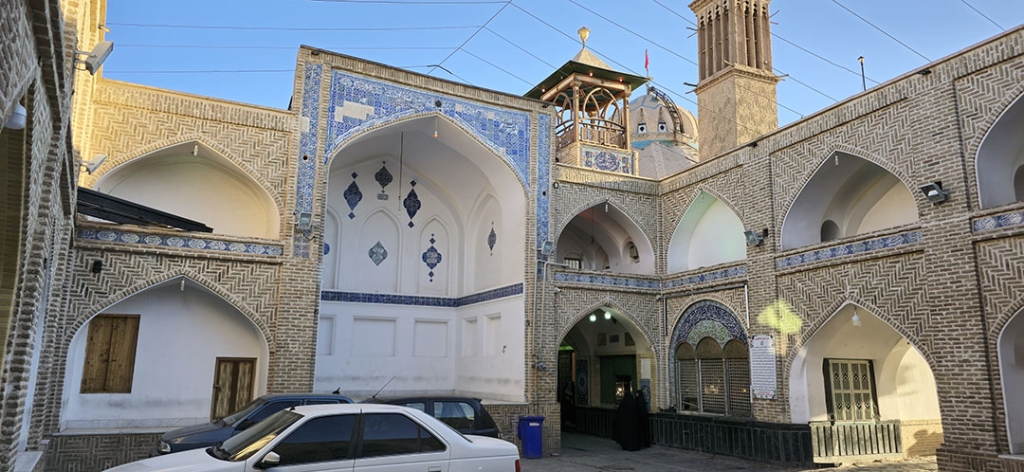 حسینیه چهل دختران نائین کجاست؟