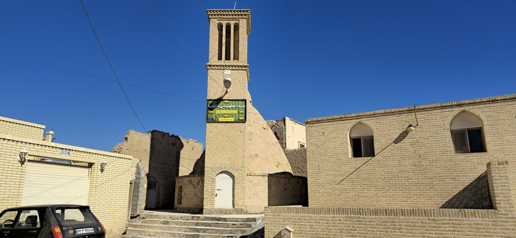 آب انبار فيض نائین کجاست؟