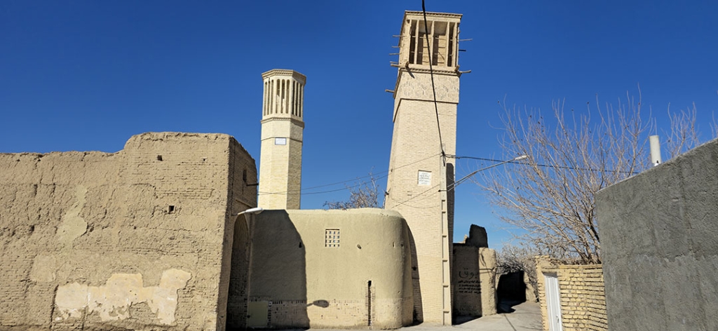 آب انبار فيض نائین کجاست؟