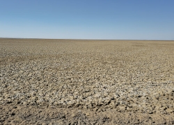 تالاب گاوخونی ورزنه کجاست؟