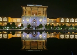 کاخ عالی قاپو اصفهان کجاست؟