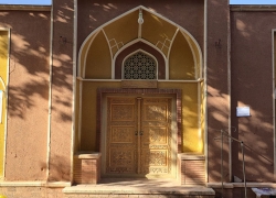 حسینیه روستای ابیانه کجاست؟