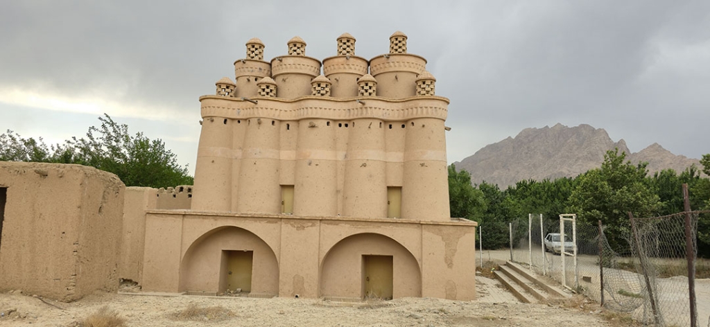 برج کبوتر 10 قلو مبارکه کجاست؟