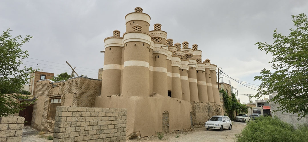 کبوترخانه 18قلو مبارکه کجاست؟