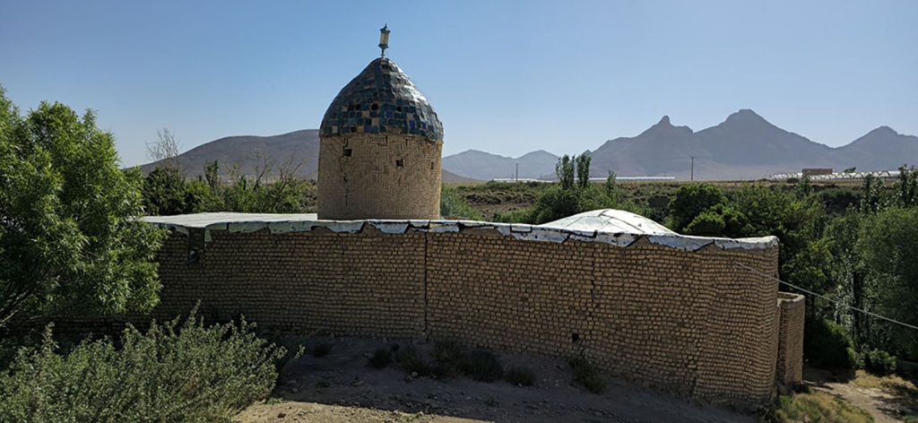 بقعه باباشیخ حسین انصاری و بی‌بی خاتون دهاقان کجاست؟