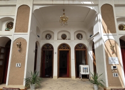 عمارت تاریخی چلچراغ هرند کجاست؟