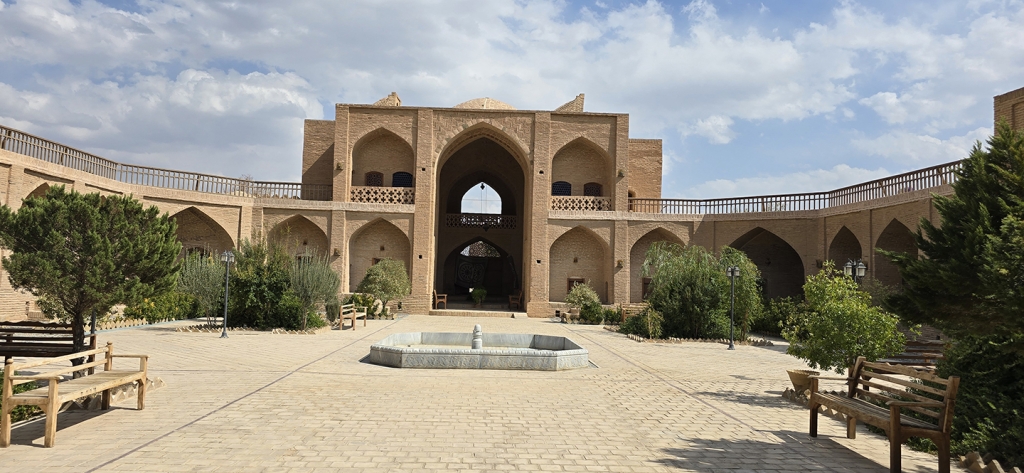 کاروانسرای عباسی در کوهپایه کجاست؟ - اصفهان زیبا