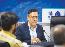 اصفهان؛ طاووسی زخمی اما نامیرا اصفهان؛ طاووسی زخمی اما نامیرا