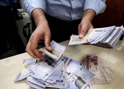 درخواست رسمی کارمندان برای افزایش عیدی سال جدید به مجلس و دولت