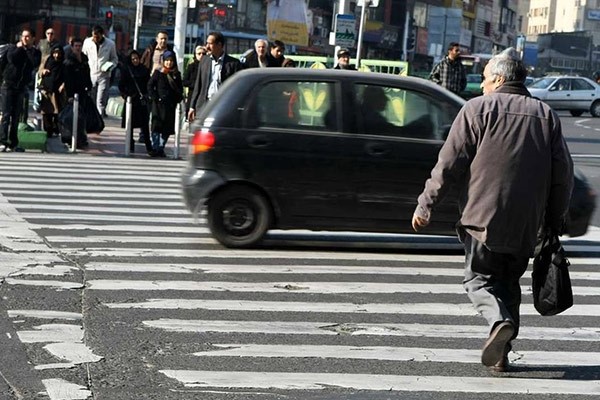 عابر پیاده هم قانون‌مند باشد