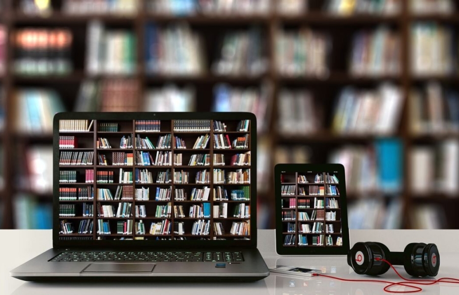 کتاب در برابر موبایل!