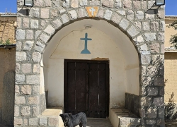 قبرستان ارامنه روستای زرنه بوئین و میاندشت کجاست؟+عکس‌های جدید