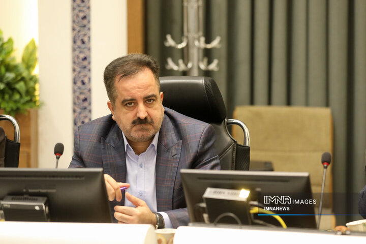 پروژه مشارکتی پارکینگ طبقاتی غدیر آماده بهره‌برداری است