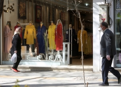 پوشاک خریدار ندارد!