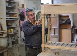 حرفه موروثیام را با چنگودندان نگهداشتهام حرفه موروثیام را با چنگودندان نگهداشتهام