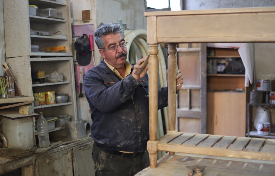 حرفه موروثیام را با چنگودندان نگهداشتهام حرفه موروثیام را با چنگودندان نگهداشتهام