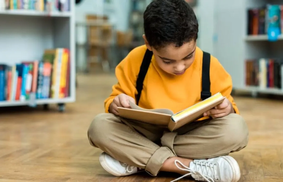 در پناه کتاب