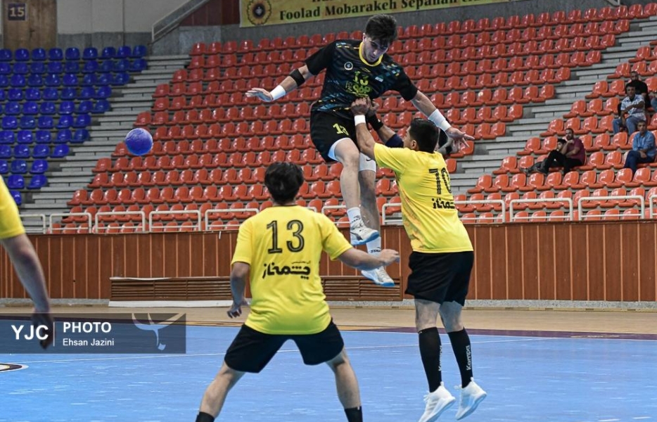 رقابت گرم در هوای سرد