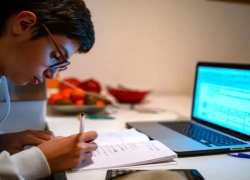 مدرسه تلویزیونی جایگزین آموزش مجازی می‌شود!