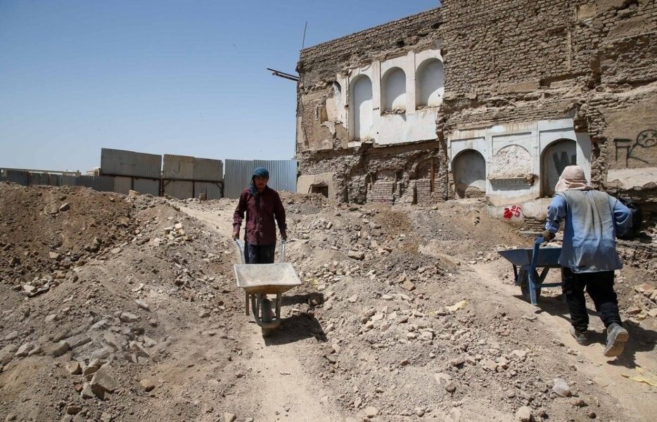زیر بار کمرزرین