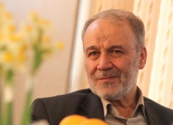 حداقل ۴۰ میلیون مترمکعب آب برداشتی صنعت از زاینده‌رود باید به رودخانه بازگردد