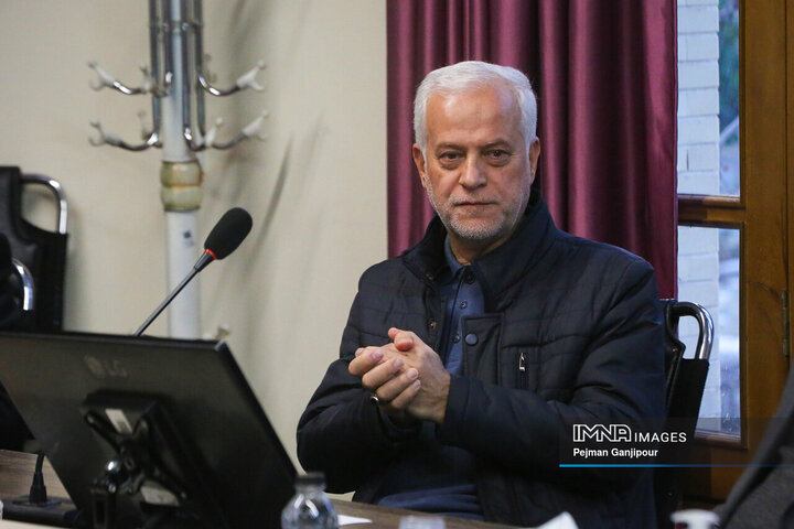 ‫پیش‌بینی ایجاد توقفگاه خودروهای حمل و تخلیه بار در ورودی‌ شهر اصفهان در بودجه ۱۴۰۵ شهرداری