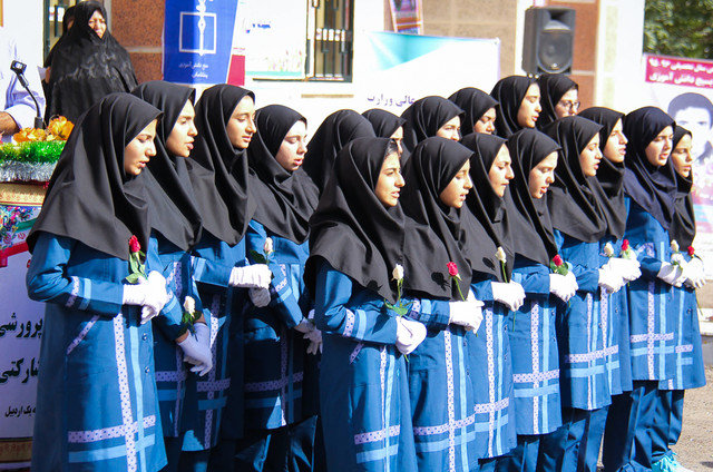 لباس فرم کلید نظم یا قفل خلاقیت