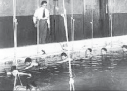 دو آمریکایی در جمع شناگران اصفهان! (1354)