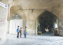 دردشت محله‌ای با ردپای دوگانه‌ها