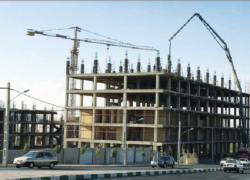 سازه‌های آهنی بلاتکلیف در شهر!