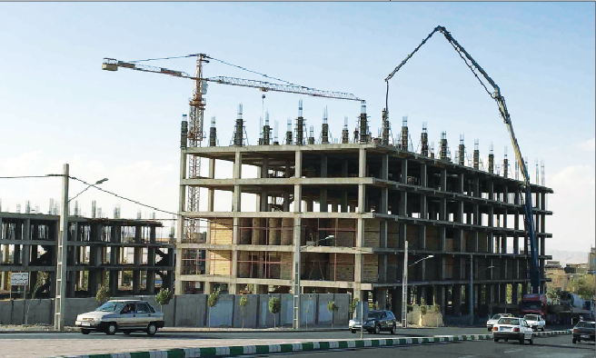 سازه‌های آهنی بلاتکلیف در شهر!