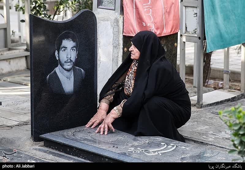 مادرانه‌ای برای شهدا