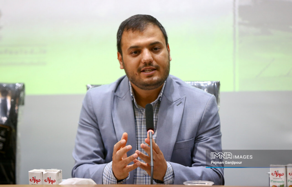 آغاز پروژه شناسایی و شناسنامهدارکردن سنگهای تختفولاد آغاز پروژه شناسایی و شناسنامهدارکردن سنگهای تختفولاد