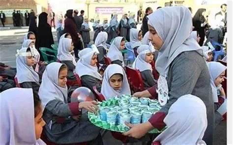 آغاز توزیع شیر رایگان در مدارس اصفهان
