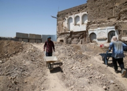 زیر بار کمرزرین زیر بار کمرزرین