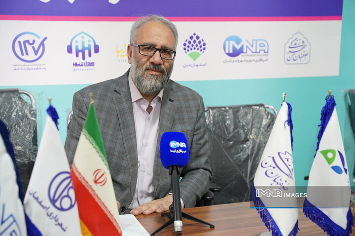 صدور ۷۶۹۰ اخطاریه برای جمع‌آوری تابلوهای غیرمجاز در شهر اصفهان