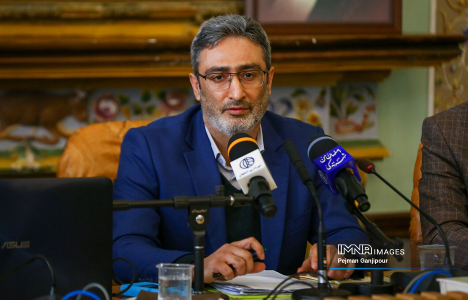 نصب و راه‌اندازی جایگاه شارژ خودروهای برقی در منطقه۱۳ اصفهان